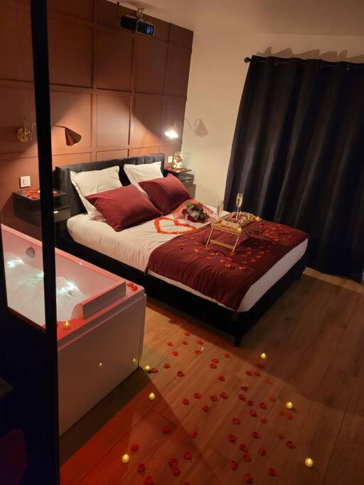 Nuit D'Evasion Love Room Avec Baignoire Balneotherapie Toulon Exteriér fotografie
