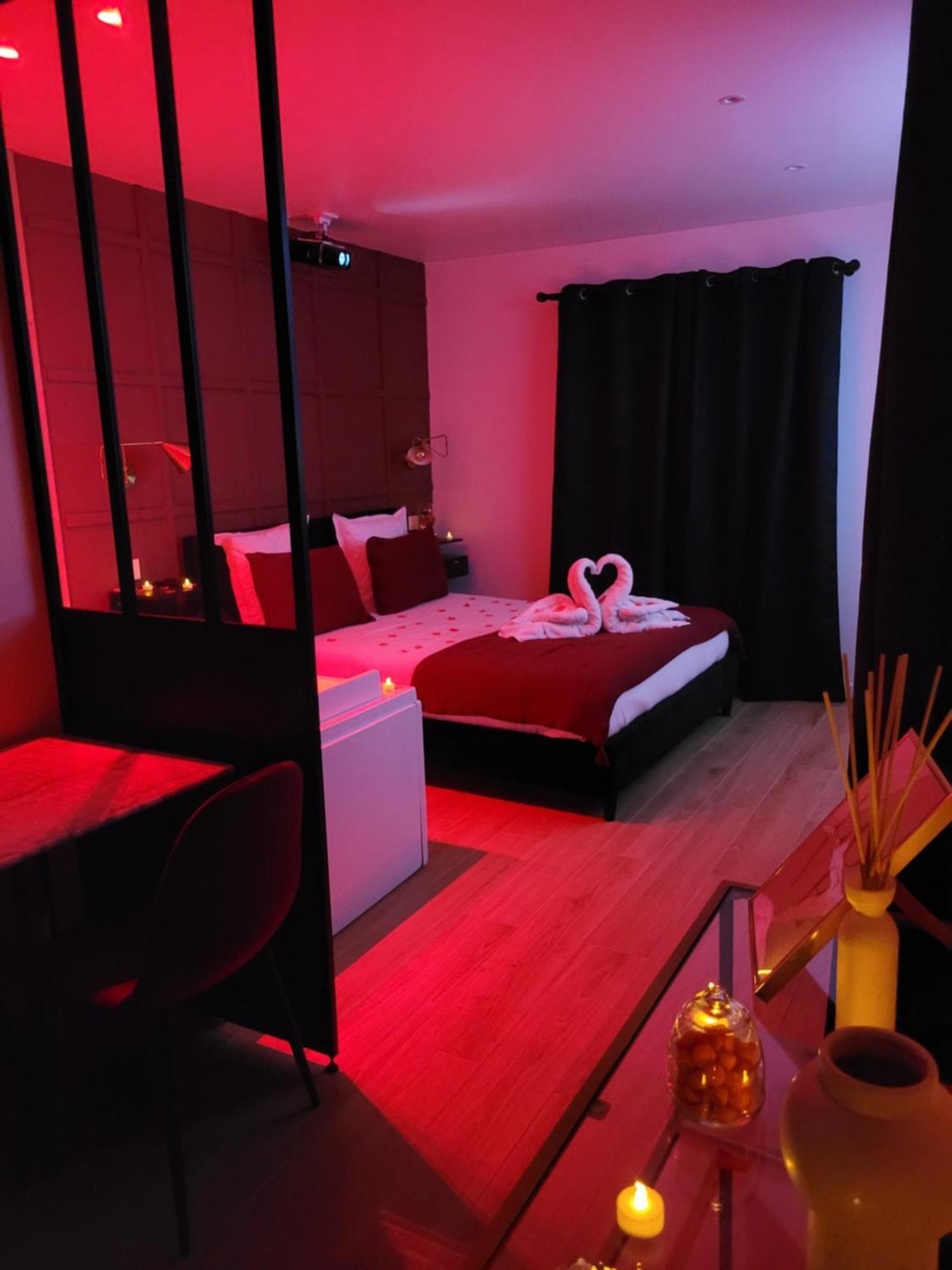 Nuit D'Evasion Love Room Avec Baignoire Balneotherapie Toulon Exteriér fotografie